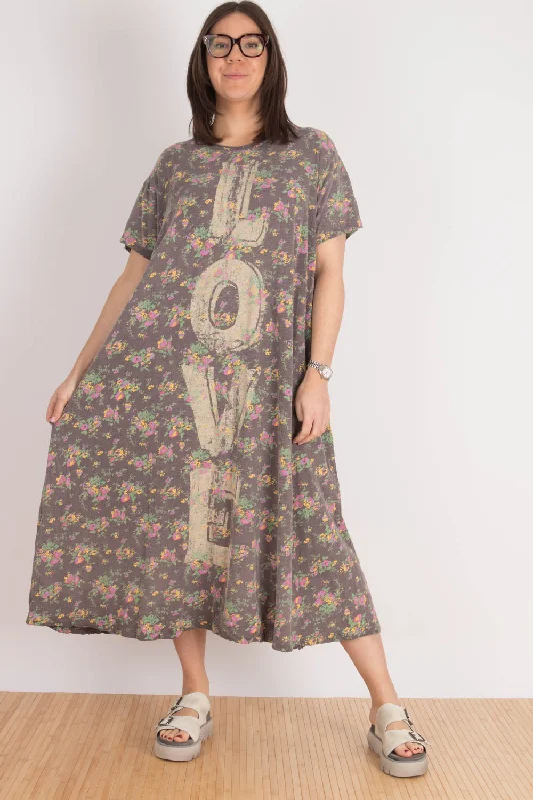 flowy maxi dressMagnolia Pearl Floral Circus Love T Dress